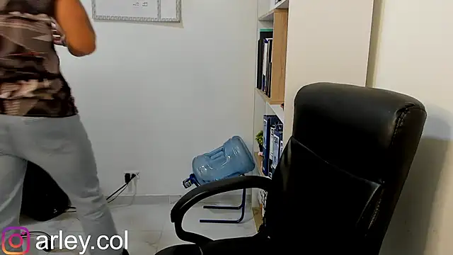 Dimitri Colleman online show from 01-24-25, 03:55