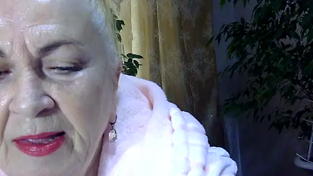 Emma52610 online show from 11-01-25, 07:43