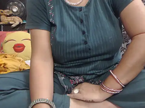 Snapshot of prettyindiandoll chatting on 10-15-25, 07:08 prettyindiandoll online show from 10-15-25, 07:08