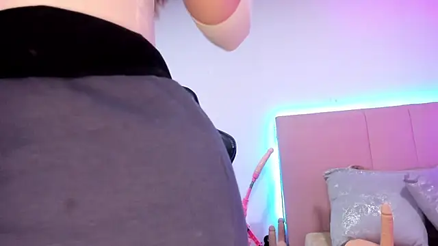 melani xc online show from 11-19-25, 03:34