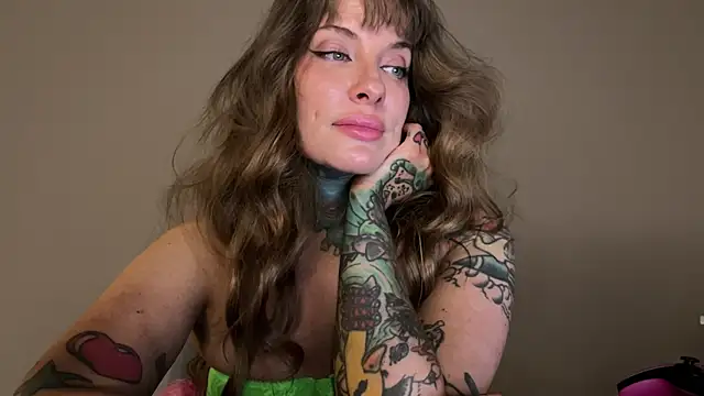 Snapshot of airgeadx chatting on 01-28-25, 12:26 airgeadx online show from 01-28-25, 12:26