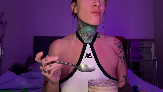 Snapshot of airgeadx chatting on 01-14-26, 12:16 airgeadx online show from 01-14-26, 12:16