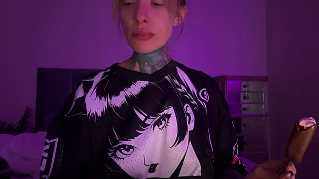 Snapshot of airgeadx chatting on 02-07-26, 01:20 airgeadx online show from 02-07-26, 01:20