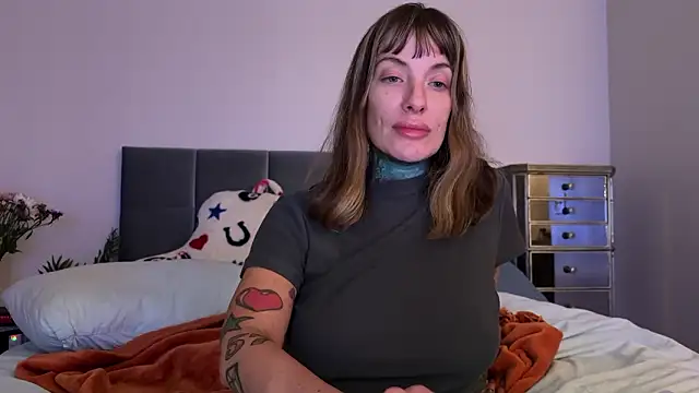 Snapshot of airgeadx chatting on 02-22-26, 01:18 airgeadx online show from 02-22-26, 01:18