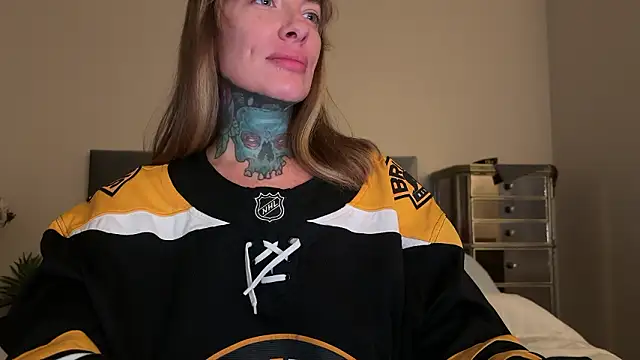 Snapshot of airgeadx chatting on 02-27-26, 01:38 airgeadx online show from 02-27-26, 01:38