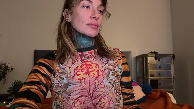 Snapshot of airgeadx chatting on 02-28-26, 01:06 airgeadx online show from 02-28-26, 01:06