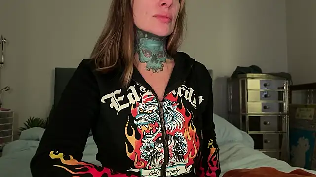 Snapshot of airgeadx chatting on 03-04-26, 11:33 airgeadx online show from 03-04-26, 11:33