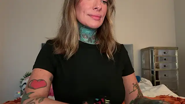 Snapshot of airgeadx chatting on 03-11-26, 10:05 airgeadx online show from 03-11-26, 10:05