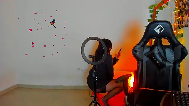 Susan Foxx online show from 11-16-25, 07:08