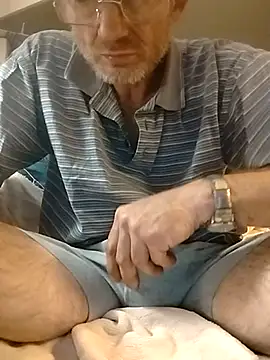 ROBERT0516 online show from 11-17-25, 04:40