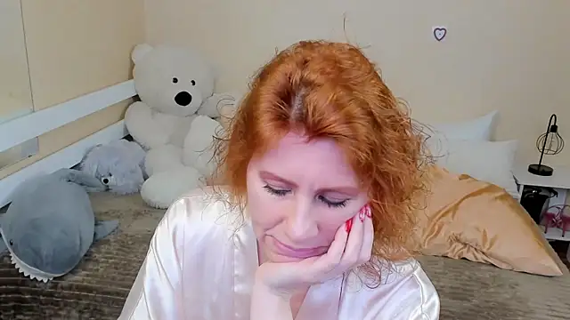 Snapshot of FoxySophia chatting on 01-21-25, 11:03 FoxySophia online show from 01-21-25, 11:03