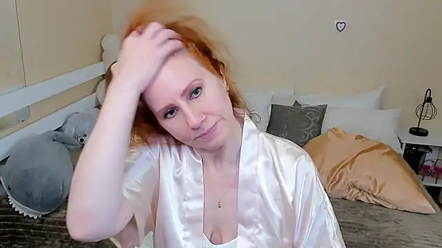 Snapshot of FoxySophia chatting on 01-21-25, 02:05 FoxySophia online show from 01-21-25, 02:05