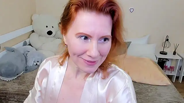 Snapshot of FoxySophia chatting on 01-25-25, 11:32 FoxySophia online show from 01-25-25, 11:32