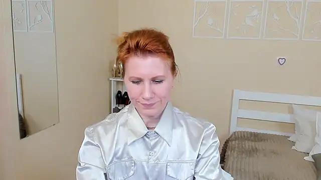 Snapshot of FoxySophia chatting on 01-28-25, 12:15 FoxySophia online show from 01-28-25, 12:15