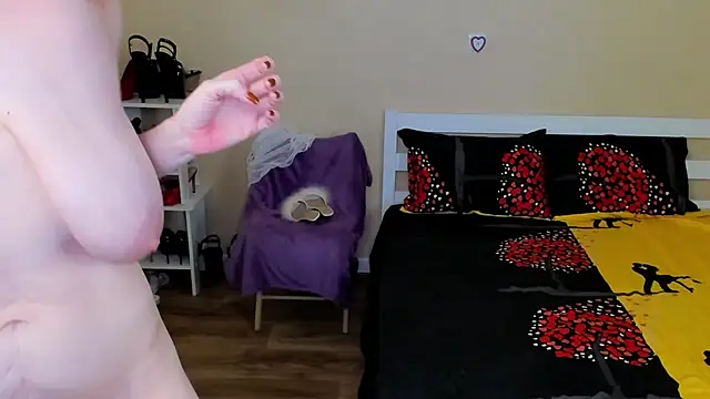 FoxySophia online show from 04-26-26, 02:48