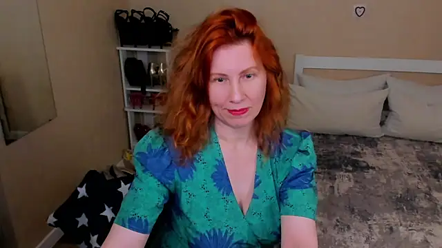 FoxySophia online show from 06-12-26, 06:07
