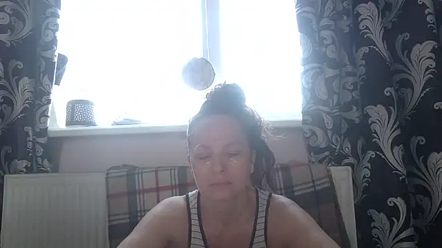 LindaStarS online show from 03-27-26, 04:51