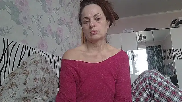 LindaStarS online show from 04-11-26, 05:45