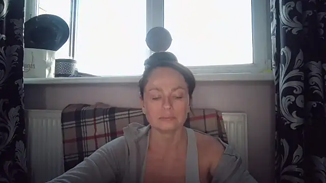 LindaStarS online show from 04-26-26, 05:10