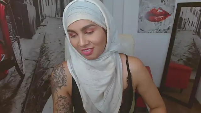 Snapshot of Shay__lee chatting on 02-11-25, 10:07 Shay lee online show from 02-11-25, 10:07