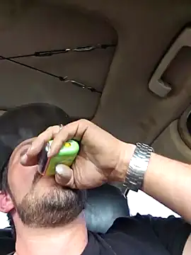 Snapshot of UncutHammer69 chatting on 02-05-25, 04:47 UncutHammer69 online show from 02-05-25, 04:47