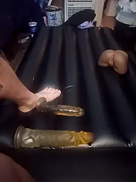 Snapshot of UncutHammer69 chatting on 03-15-25, 02:12 UncutHammer69 online show from 03-15-25, 02:12