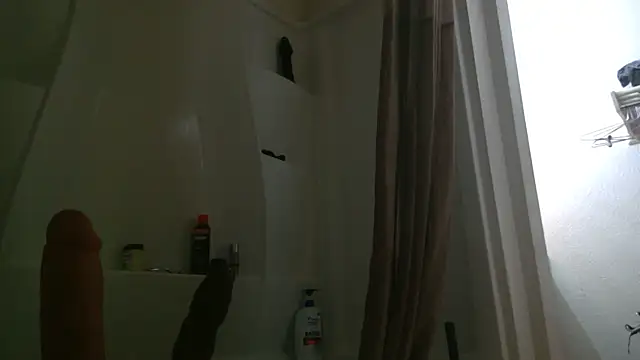 Snapshot of UncutHammer69 chatting on 09-16-25, 03:29 UncutHammer69 online show from 09-16-25, 03:29