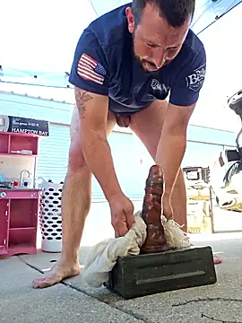 Snapshot of UncutHammer69 chatting on 10-12-25, 04:28 UncutHammer69 online show from 10-12-25, 04:28