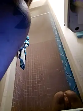 Snapshot of UncutHammer69 chatting on 10-30-25, 09:33 UncutHammer69 online show from 10-30-25, 09:33