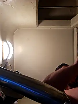 Snapshot of UncutHammer69 chatting on 11-11-25, 08:14 UncutHammer69 online show from 11-11-25, 08:14