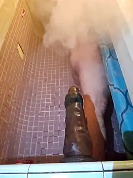 Snapshot of UncutHammer69 chatting on 11-25-25, 04:56 UncutHammer69 online show from 11-25-25, 04:56