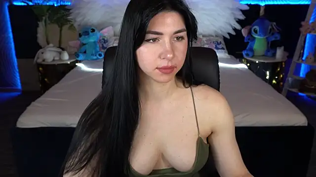 Snapshot of EmilyCandyy chatting on 10-20-25, 05:41 EmilyCandyy online show from 10-20-25, 05:41