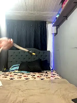 yanza2002 online show from 10-11-25, 11:03