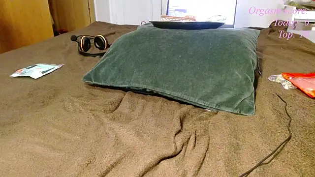 victoria97 online show from 04-14-26, 05:08