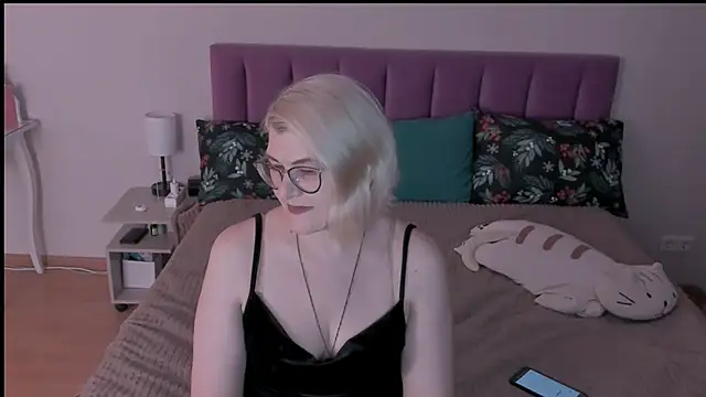 sabrinamacmarren online show from 02-13-25, 07:52