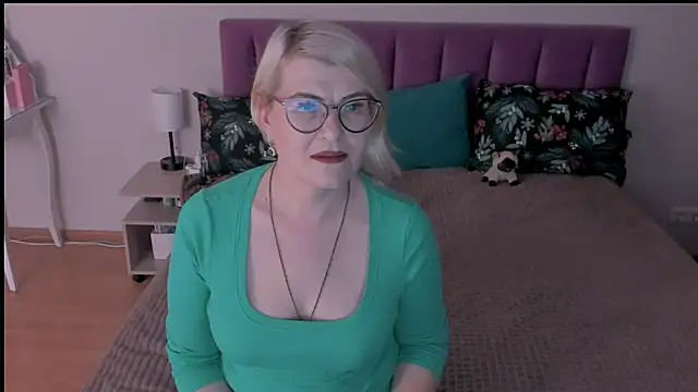 sabrinamacmarren online show from 02-28-25, 04:10