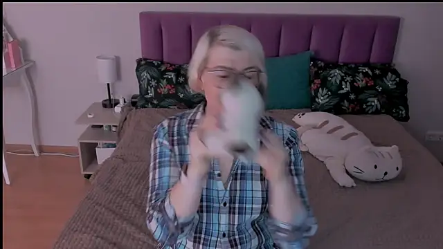 sabrinamacmarren online show from 03-03-25, 04:14