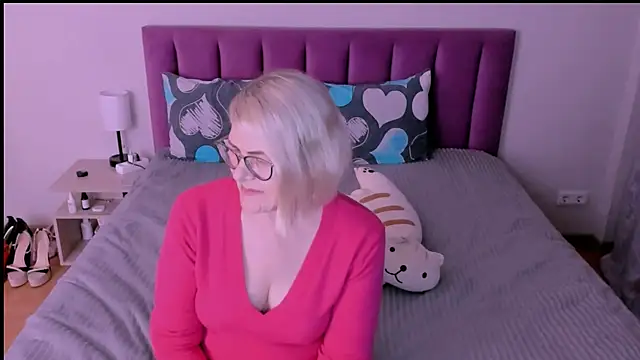 sabrinamacmarren online show from 09-09-25, 08:19