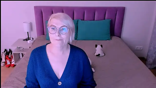 sabrinamacmarren online show from 09-20-25, 05:47