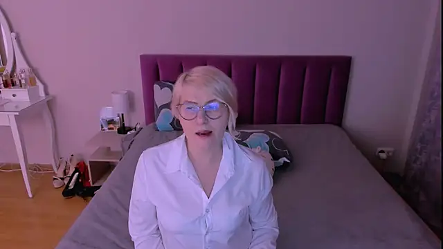 sabrinamacmarren online show from 02-08-26, 08:34