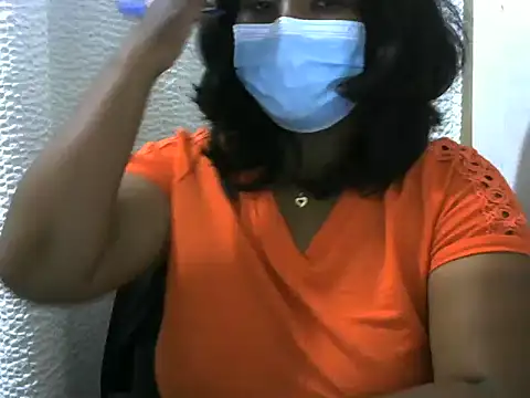 Snapshot of Artinah22 chatting on 11-06-25, 05:58 Artinah22 online show from 11-06-25, 05:58