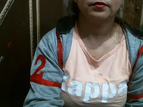 Snapshot of UrsMansi chatting on 11-24-25, 03:50 UrsMansi online show from 11-24-25, 03:50