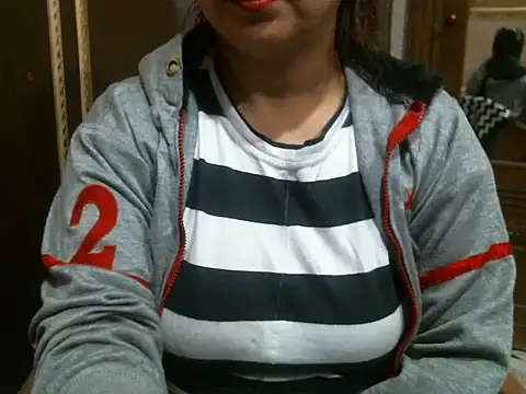 Snapshot of UrsMansi chatting on 11-26-25, 04:13 UrsMansi online show from 11-26-25, 04:13