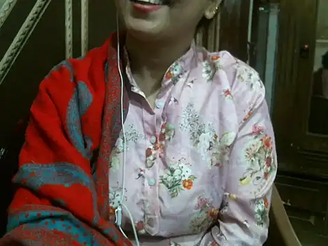 Snapshot of UrsMansi chatting on 12-14-25, 06:41 UrsMansi online show from 12-14-25, 06:41