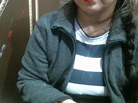 Snapshot of UrsMansi chatting on 12-19-25, 05:36 UrsMansi online show from 12-19-25, 05:36