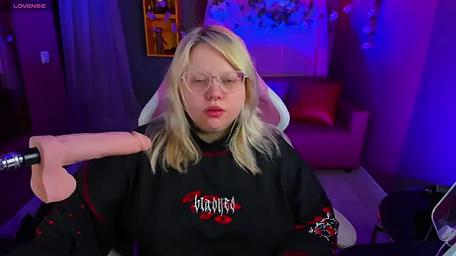 Yoki Shizuko online show from 03-12-26, 06:52