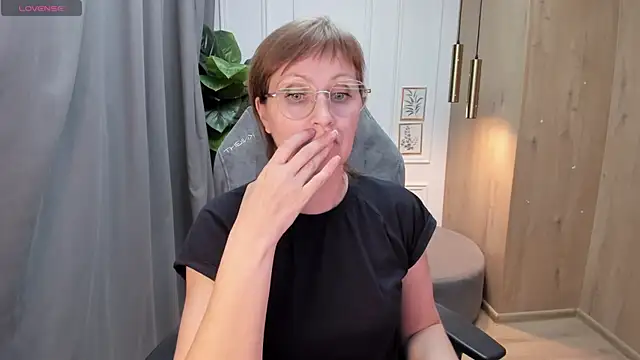 Paris Cherry online show from 02-23-25, 07:49