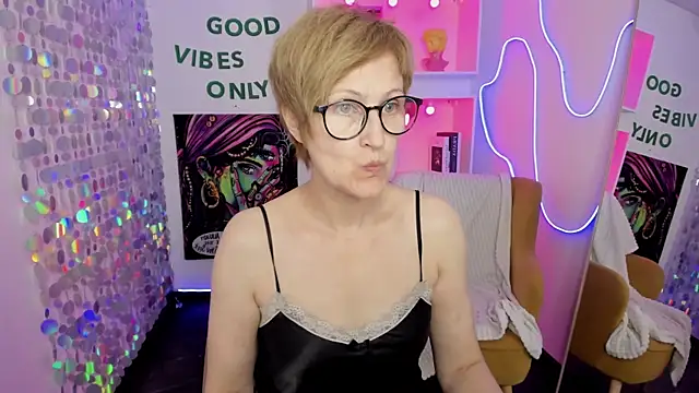 Paris Cherry online show from 07-26-26, 12:56