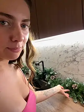 MariiD online show from 12-18-24, 03:44