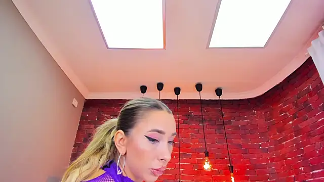 ChristynaRoss online show from 10-20-25, 07:36